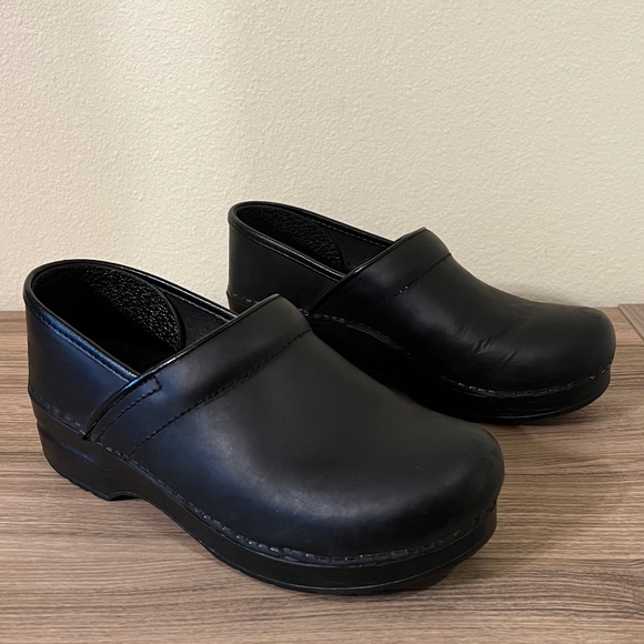 Dansko Women's Professional Clog - Picture 4 of 10
